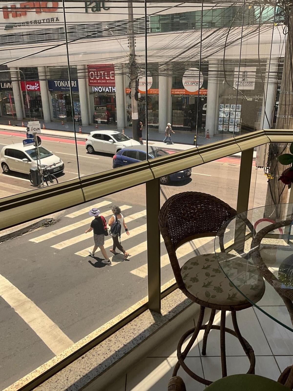 Apartamento Amplo Perto Da Centro Sc Balneario Camboriu