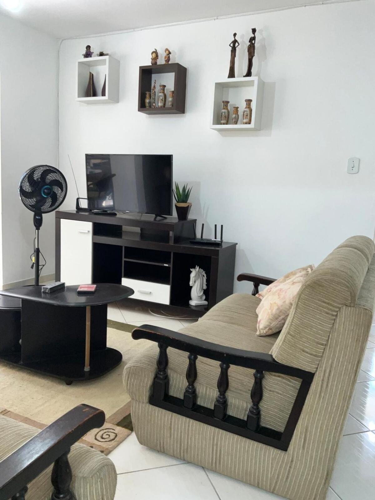Apartamento Amplo Perto Da Centro Sc