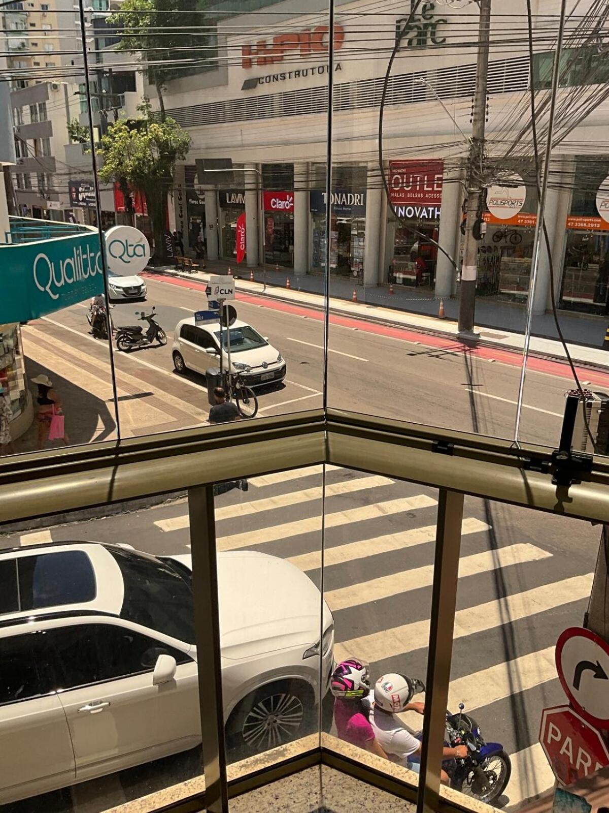 Apartamento Amplo Perto Da Centro Sc